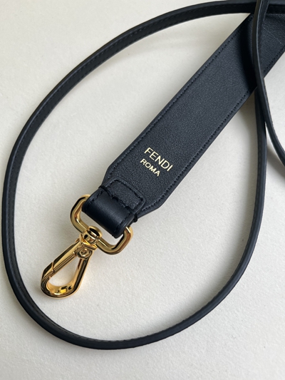 フェンディバッグ素材ディテール